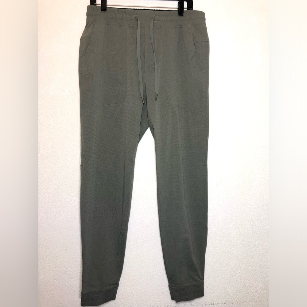 lululemon athletica Men's Olive Jogger Pants